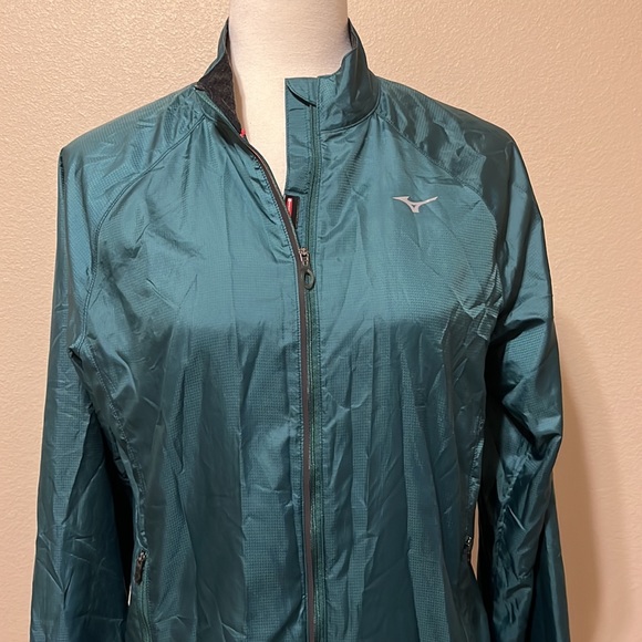 Mizuno - Picture 4 of 8